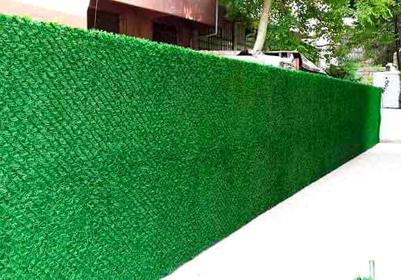 Декоративный искусственный зелёный забор хвоя и трава